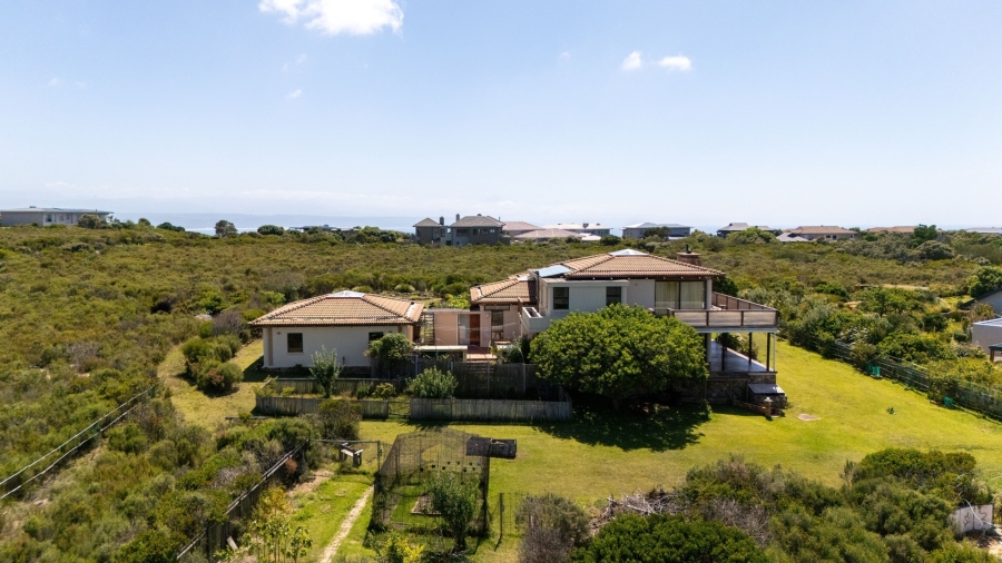 4 Bedroom Property for Sale in Whale Rock Western Cape